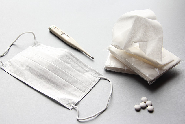 マスクとティッシュ
